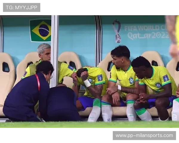 内马尔面对多人包夹依旧不慌不乱